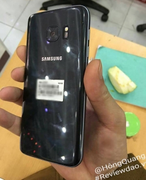 Galaxy-S7-Edge-leaked-photos-1