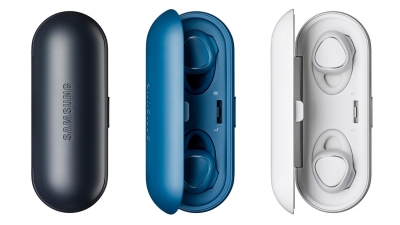 Samsungs-new-Gear-Icon-X-wireless-earbuds(20)